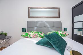 Apartment With Balcony, 5 min Walking to the Beach