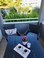 Apartment With Balcony, 5 min Walking to the Beach