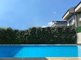 Enjoy Hotel