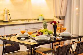 Mulberry Suit Aparts