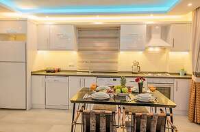 Mulberry Suit Aparts