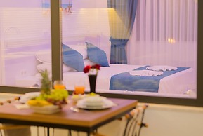 Mulberry Suit Aparts