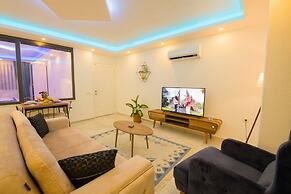 Mulberry Suit Aparts