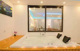 Mulberry Suit Aparts