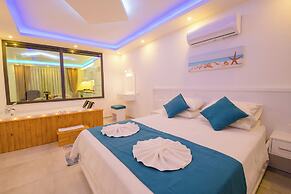 Mulberry Suit Aparts