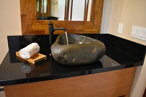 Hilo Beach House Inn