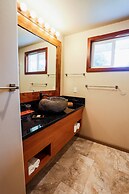 Hilo Beach House Inn