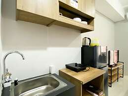 Chic And Cozy Studio Apartment At Transpark Juanda Bekasi