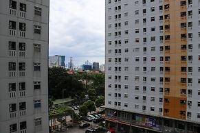 Cozy And Enjoy Studio Room At Green Pramuka City Apartment