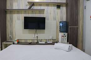 Cozy And Enjoy Studio Room At Green Pramuka City Apartment