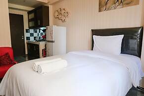 Homey And Cozy Studio Room At Suites @Metro Apartment