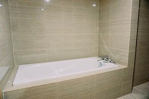 Spacious And Elegant 2Br At 35Th Floor Hillcrest House Apartment