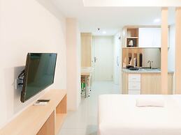 Tranquil And Comfort Studio At De Prima Apartment