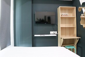 Tranquil And Minimalist Studio At Osaka Riverview Pik 2 Apartment