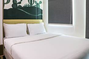 Tranquil And Minimalist Studio At Osaka Riverview Pik 2 Apartment