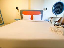 Modern Look Studio Apartment At Marquis De Lafayette