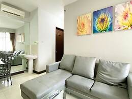 Homey 2Br Apartment Crown Court Executive Condominium