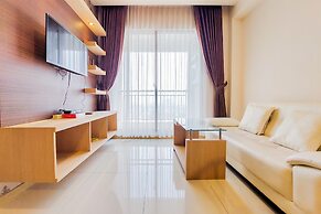 Homey And Simply 1Br M-Town Signature Apartment