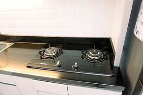 Cozy Stay Studio At Urbantown Serpong Apartment