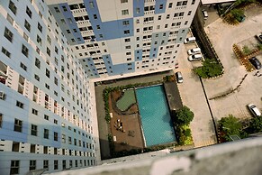 Cozy Stay Studio At Urbantown Serpong Apartment