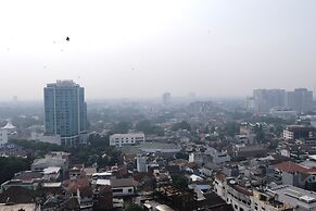 Homey And Cozy 1Br Apartment At Braga City Walk