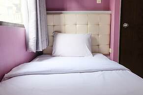 Homey And Cozy 3Br Apartment At Gateway Ahmad Yani Cicadas