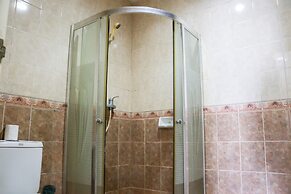 Elegant And Homey 2Br Puri Garden Apartment