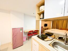 Homey And Cozy Studio At De Prima Apartment