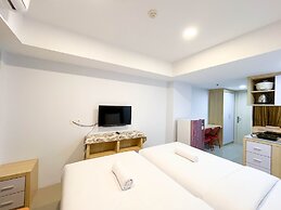 Homey And Cozy Studio At De Prima Apartment