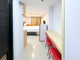 Homey And Cozy Studio At De Prima Apartment