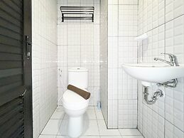 Modern Look Studio At De Prima Apartment