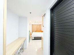 Modern Look Studio At De Prima Apartment