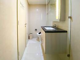 Nice And Elegant Studio Apartment At Warhol (W/R) Residence