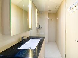 Nice And Elegant Studio Apartment At Warhol (W/R) Residence