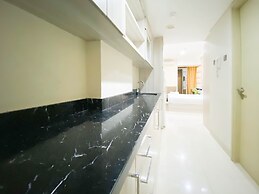 Nice And Elegant Studio Apartment At Warhol (W/R) Residence