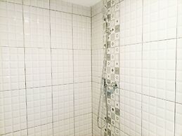 Cozy Studio Room At De Prima Apartment