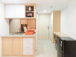 Cozy Studio Room At De Prima Apartment