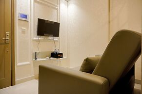 Modern Look And Warm 1Br At Gold Coast Apartment