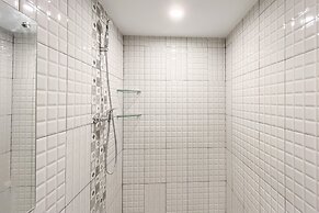 Simply Look Studio At 21St Floor De Prima Apartment