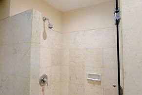 Homey And Spacious 3Br Apartment At Braga City Walk