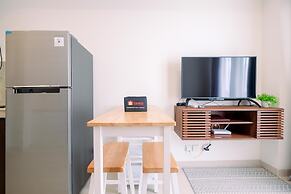 Modern Look And Comfy 2Br At Vasaka Solterra Apartment