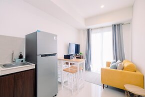 Modern Look And Comfy 2Br At Vasaka Solterra Apartment