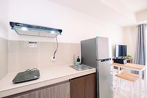 Modern Look And Comfy 2Br At Vasaka Solterra Apartment