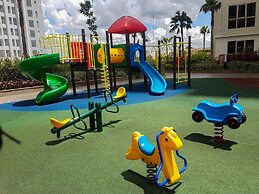 Comfort And Modern Look 2Br Apartment M-Town Signature