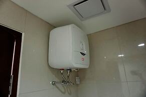 Comfort And Modern Look 2Br Apartment M-Town Signature