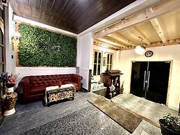 Silver Cloud Hotel