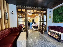 Silver Cloud Hotel