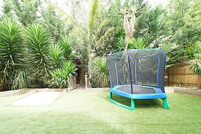 Charming 6 BRM Villa in Melbourne East