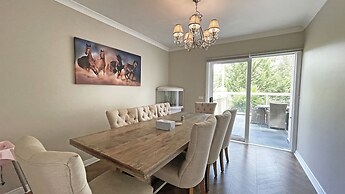 Charming 6 BRM Villa in Melbourne East