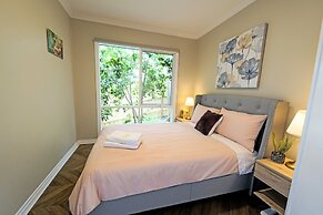 Charming 6 BRM Villa in Melbourne East